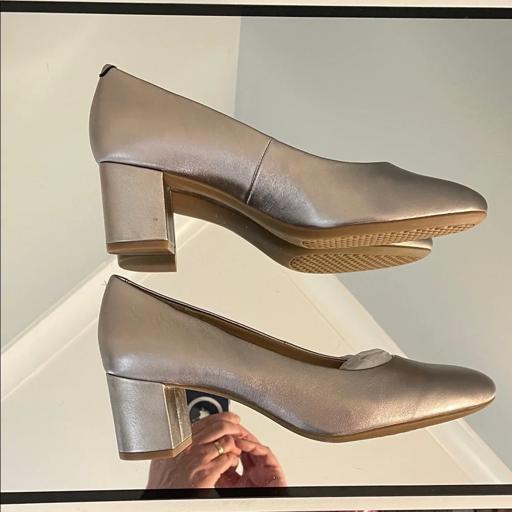 AEROSOLES Metallic Silver Pewter Block Heels new Leather Upper